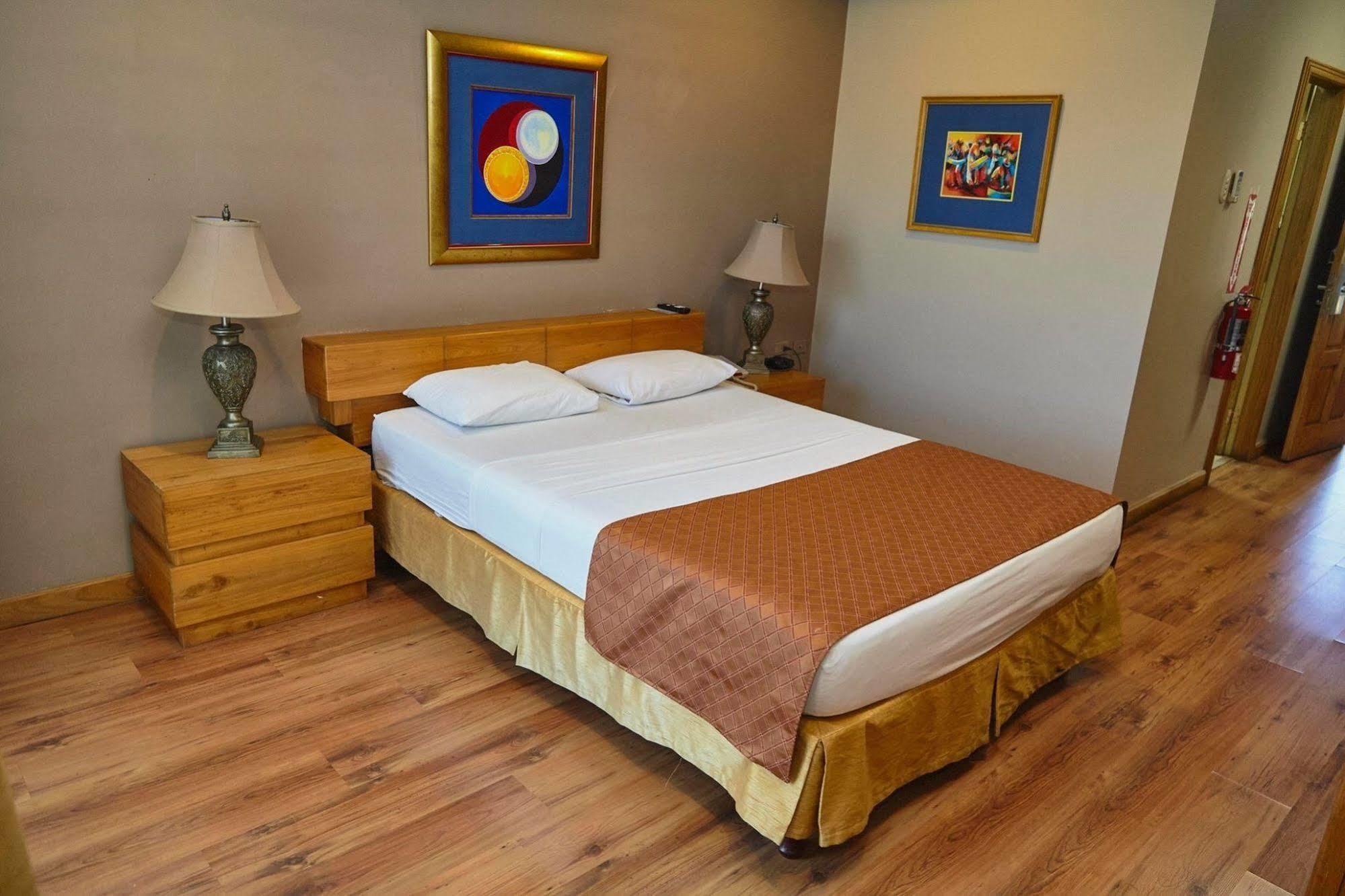 Tradewinds Hotel 圣费尔南多 外观 照片